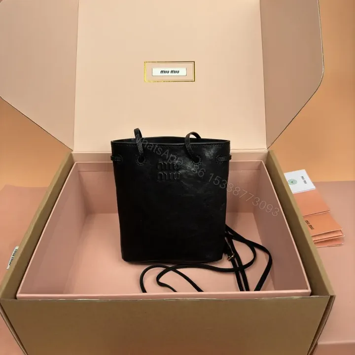 View 1 of 高仿miumiu*5NR460小羊皮水桶包黑色免檢版