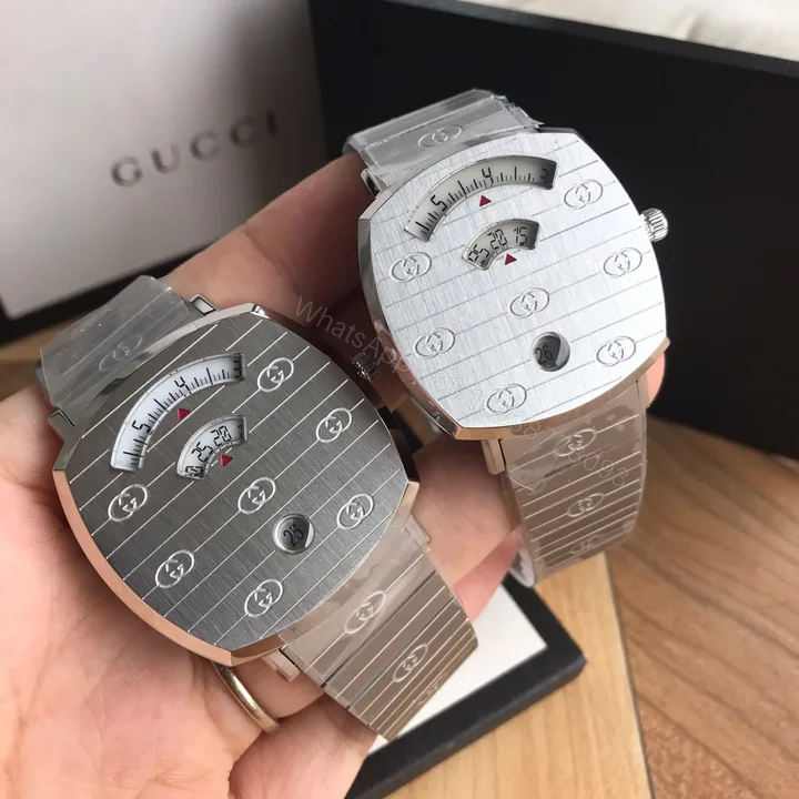 View 1 of Gucci精品仿製Grip系列銀色鋼帶手錶 簡約跳字設計男士錶選