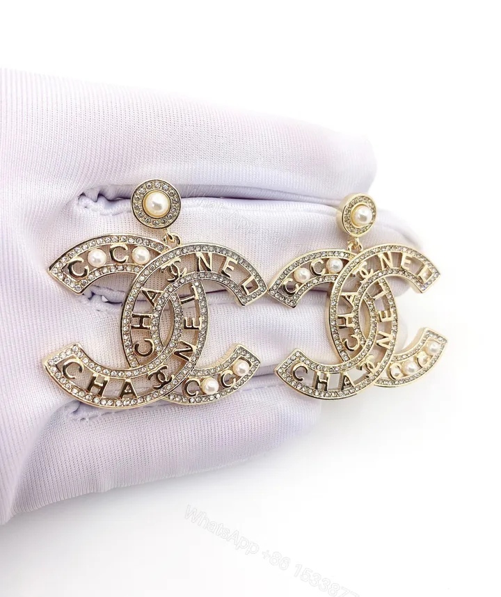 View 1 of EN – Lux Earring Chanel 027