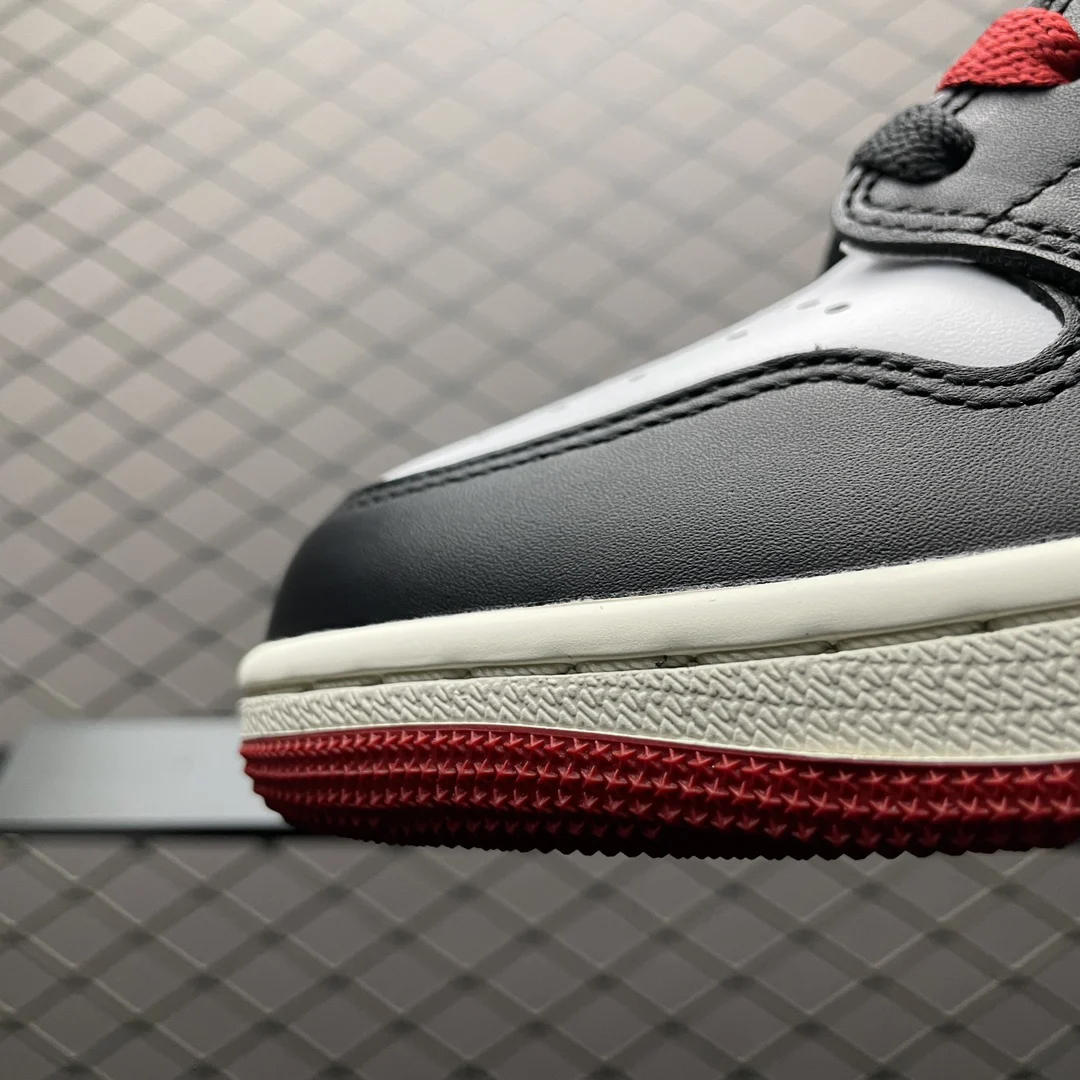 Air Jordan 1 High | Black Toe | DZ5485-106