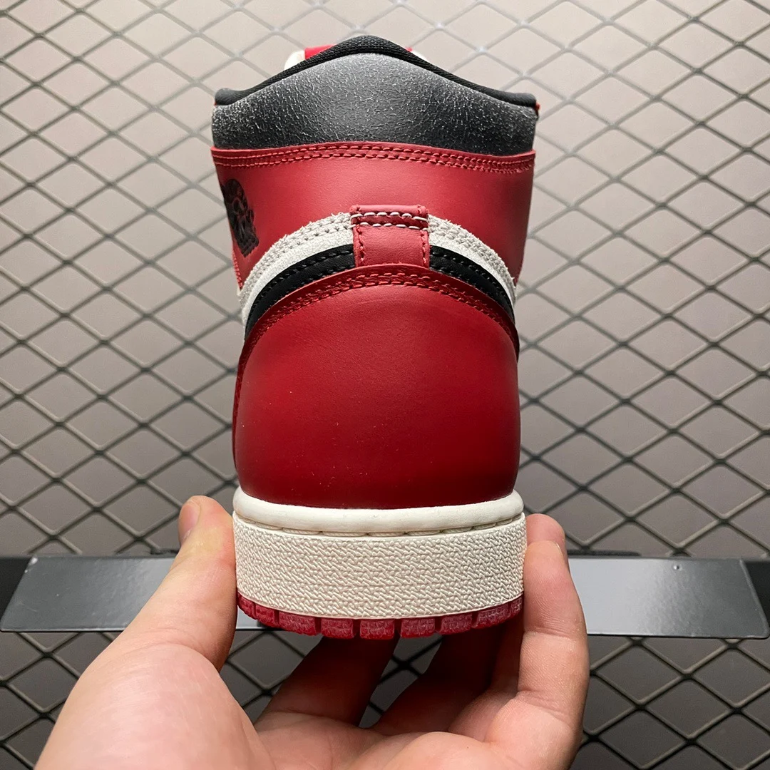 Air Jordan 1 High | Chicago Lost and Found | DZ5485-612