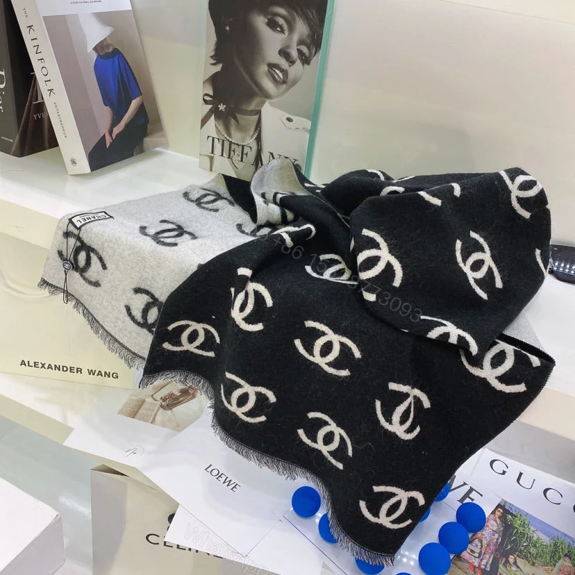 View 5 of EN – Luxury CHL Scarf 009