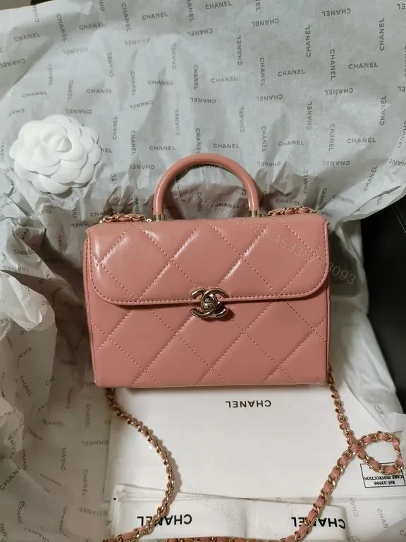 View 5 of Chic Pink Quilted Crossbody: Timeless Luxe Everyday Bag