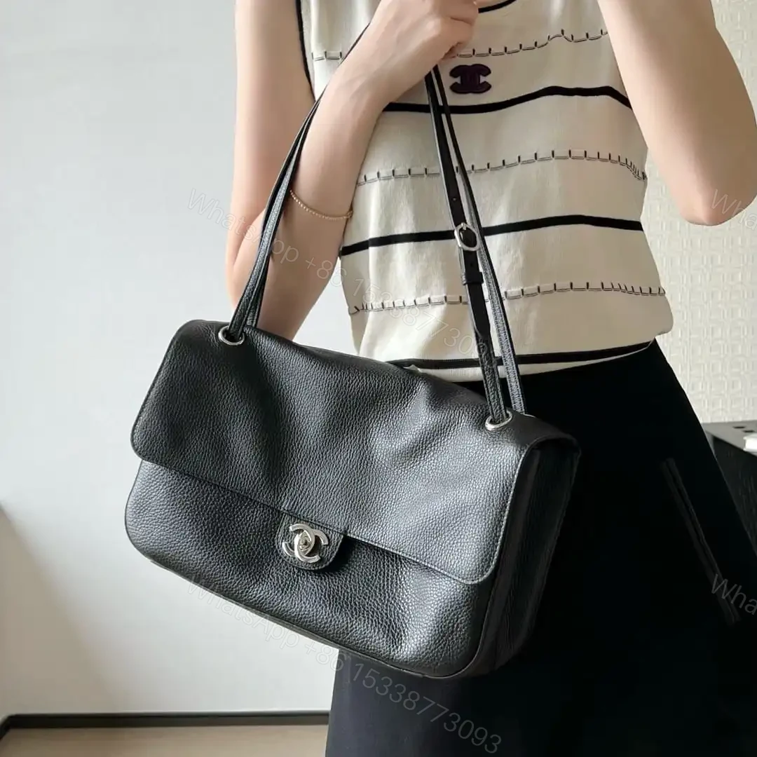 View 25 of 高仿Chanel*26S系列AS6231粒面小牛皮翻蓋包黑色大號免檢版