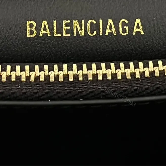 View 16 of 高仿Balenciaga*Crush系列鱷魚皮沙漏包黑色S