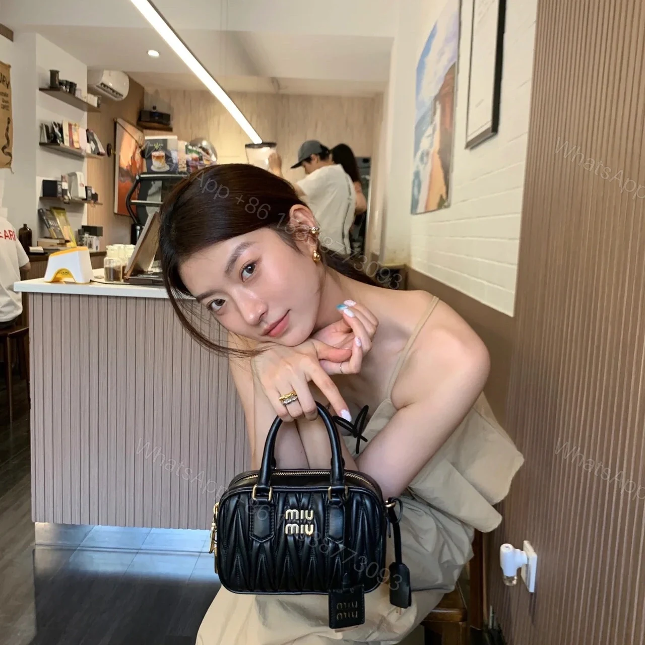 View 14 of 高仿miumiu繆繆TooPretty系列5BB123保齡球手袋黑色