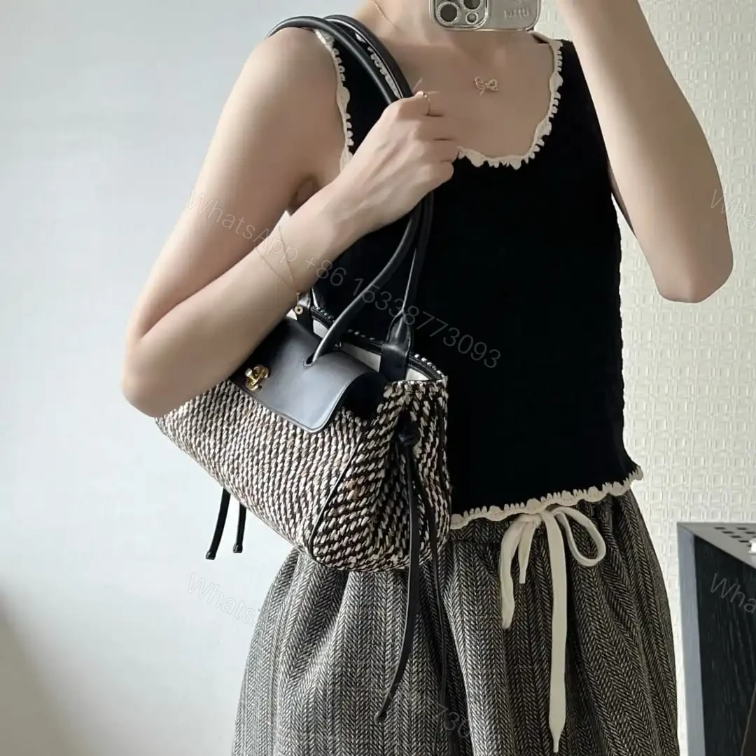 View 22 of 高仿Chanel*26S系列AS6288軟呢拼皮單肩包免檢版