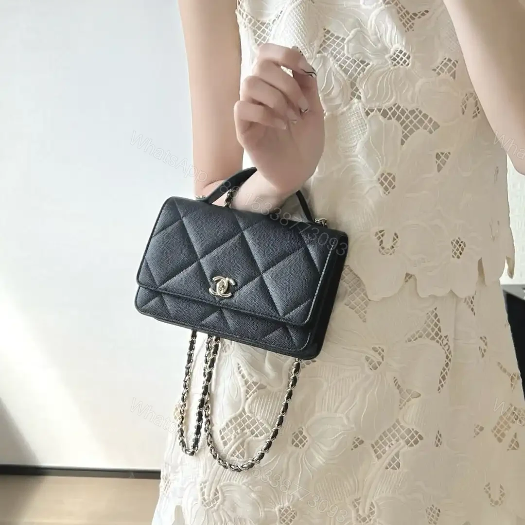 View 23 of 高仿Chanel*25K系列AP4932小牛皮WOC手袋黑色免檢版