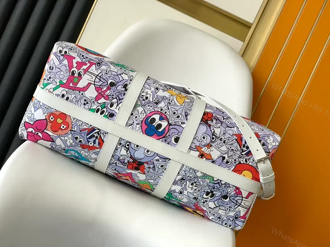 View 3 of LOUIS VUITTON KEEPALL BANDOULIÈRE 50 – LBV423