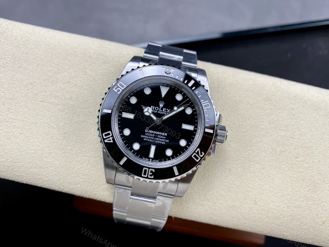 View 4 of Rolex Submariner Super Clone VS V3 No-Date 41 Stainless Steel Black Cerachrom 124060-0001