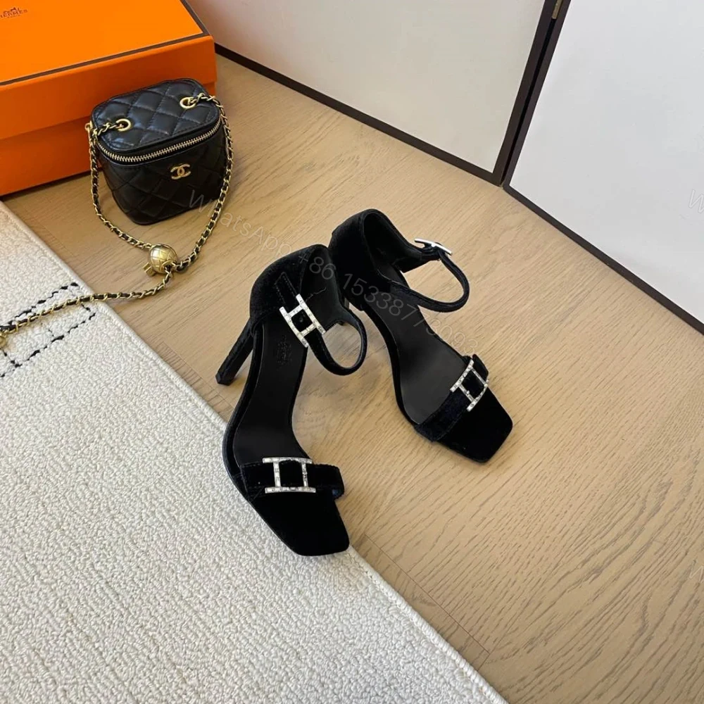 View 8 of 高仿Hermes*Judy系列H242025Z023露趾涼鞋天鵝絨10.5CM黑色免檢版