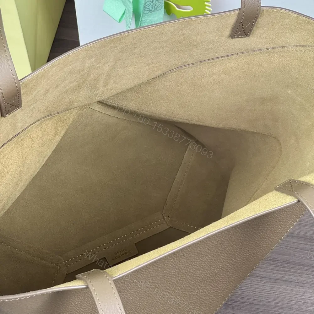 View 7 of 高仿Loewe*Fold系列3170小牛皮Tote手袋灰褐色中號免檢版