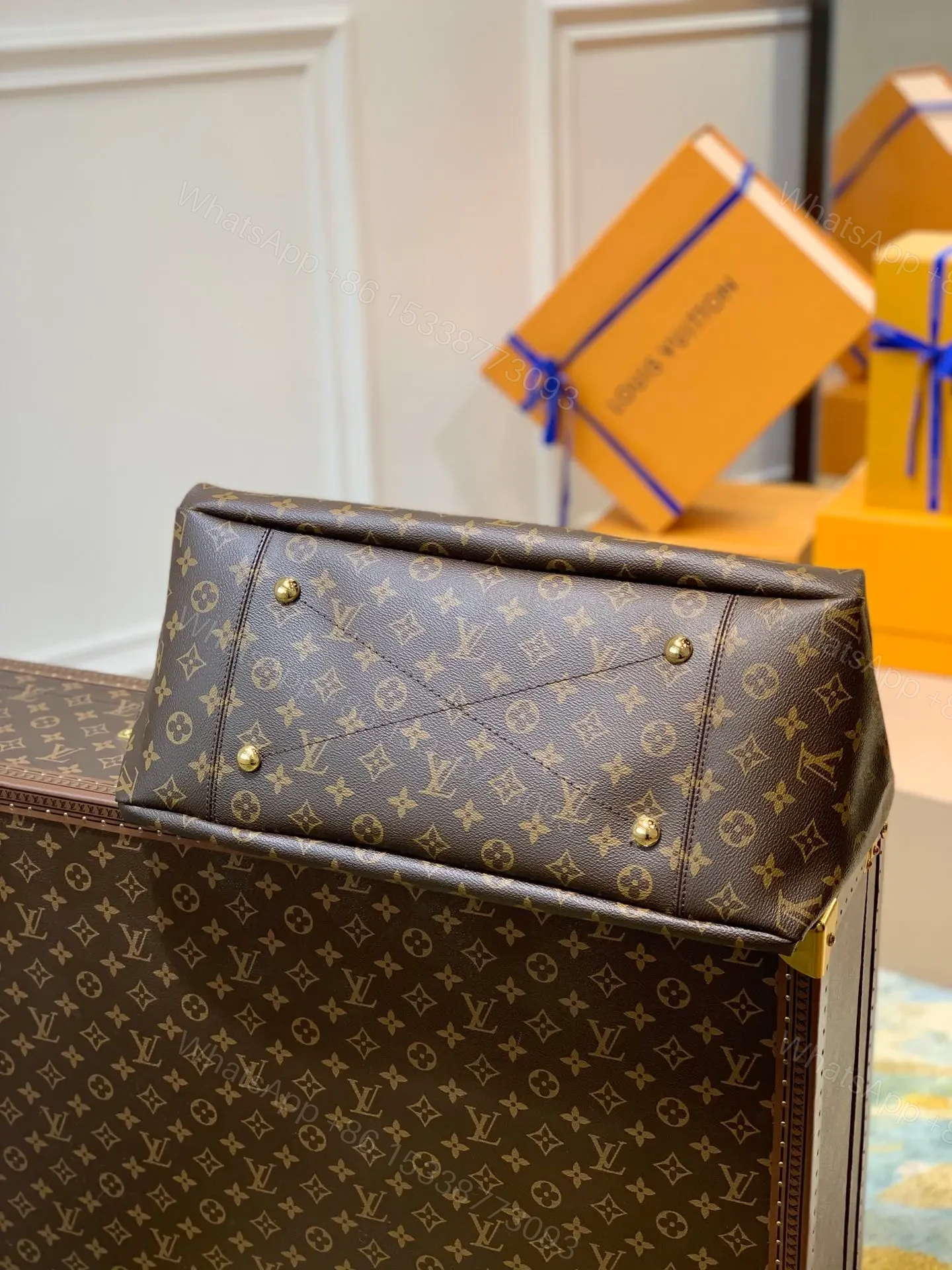 View 4 of LOUIS VUITTON Monogram Delightful MM Pivoine 187884