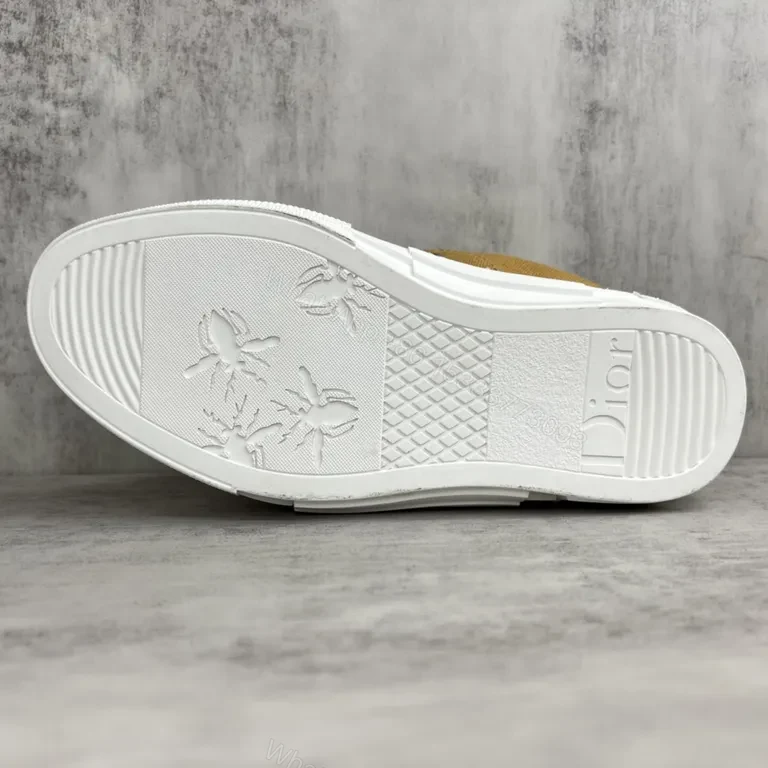 View 9 of Chic Gradient-Contrast Dior-Detail Low-Top Sneakers