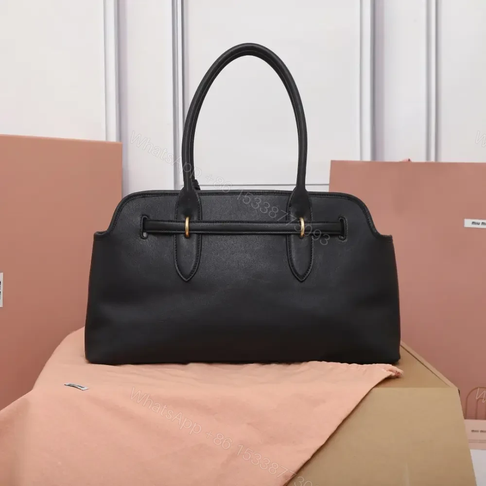 View 2 of 高仿miumiu*Aventure系列5BG310小牛皮Tote手袋黑色免檢版