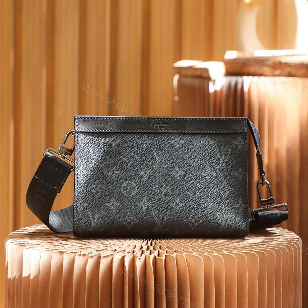 View 6 of 全鋼LV男款斜挎包黑花帆布免檢版