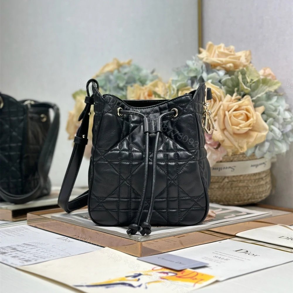 高仿Dior*D-Motion系列M2851M900小牛皮水桶包小號黑色免檢版 — view 1