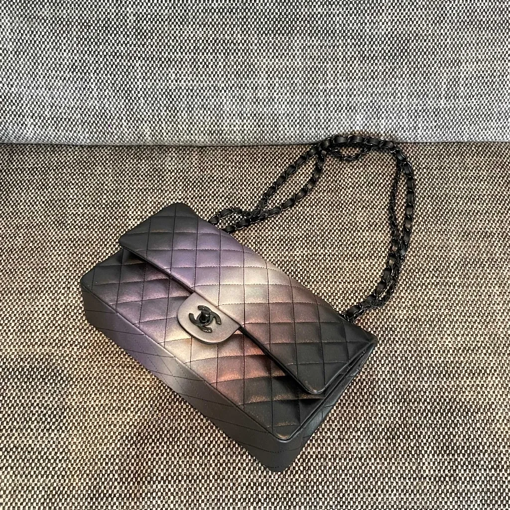 View 6 of Quilted Belt Bag: Premium Texture, Iridescent Shine, Everyday Luxury