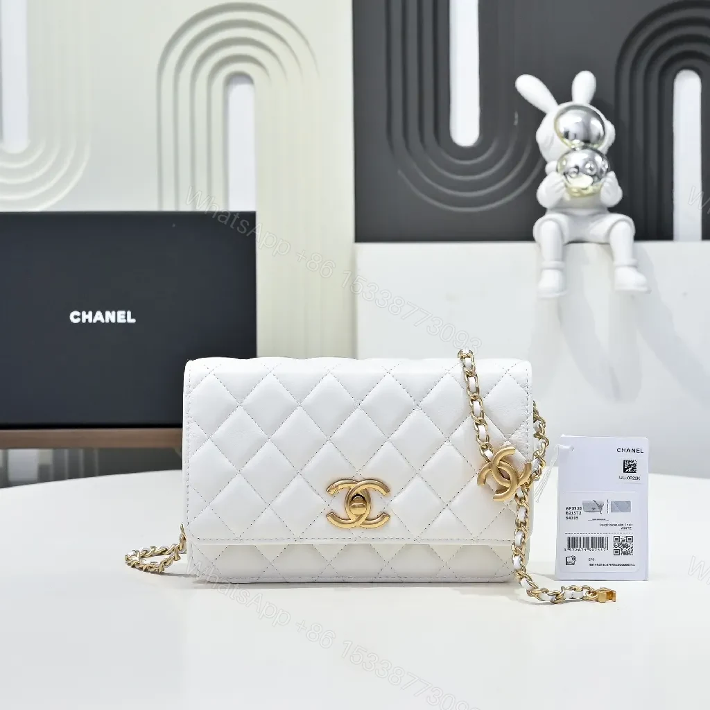 Quilted White Crossbody: Luxury Chic, Gold Hardware Compact Bag — view 1