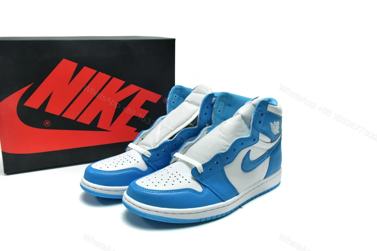 Air Jordan 1 Retro UNC 555088-117 — view 2