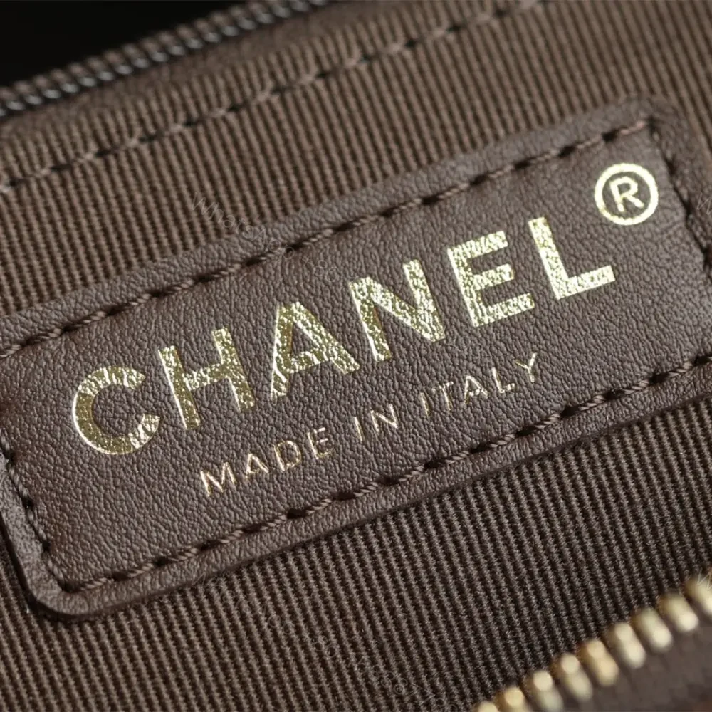 View 8 of 高仿Chanel*25K系列AS5792麂皮腋下包巧克力小號免檢版