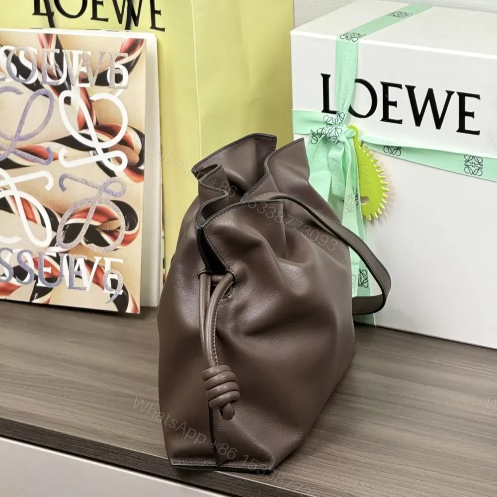View 3 of 高仿Loewe*Flamenco系列3606福袋包咖啡色中號免檢版