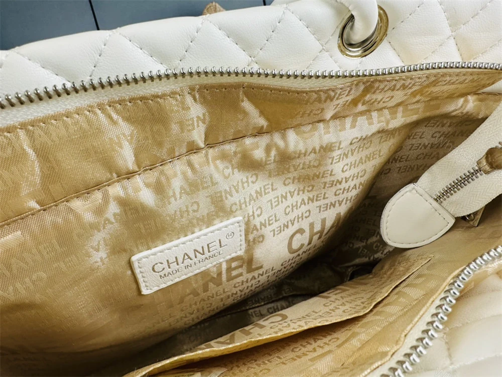 Chanel Large cambon tote — view 2