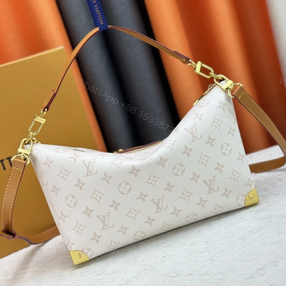 View 4 of Louis Vuitton Bobo Trunk Off White 32Cm M14661