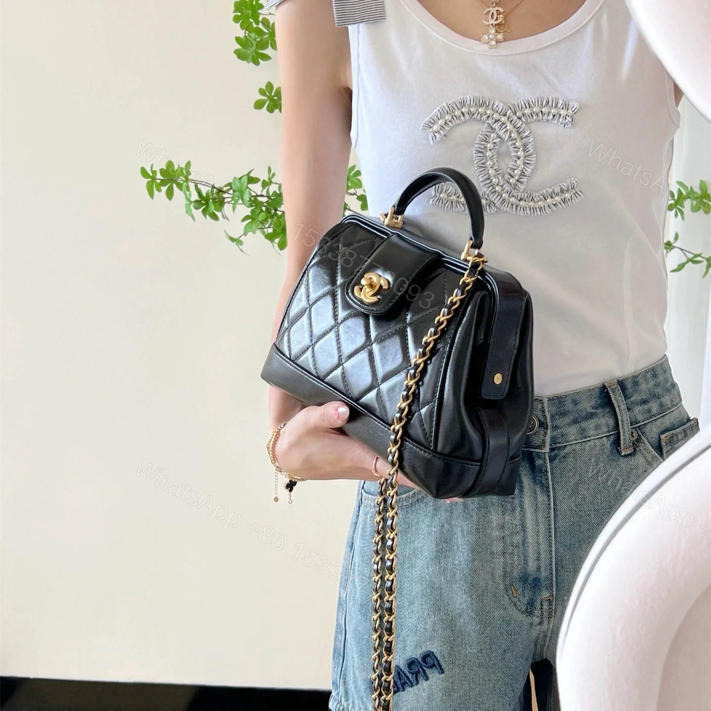 View 22 of 高仿Chanel*24A系列AS5058拋光小羊皮單肩包黑色免檢版