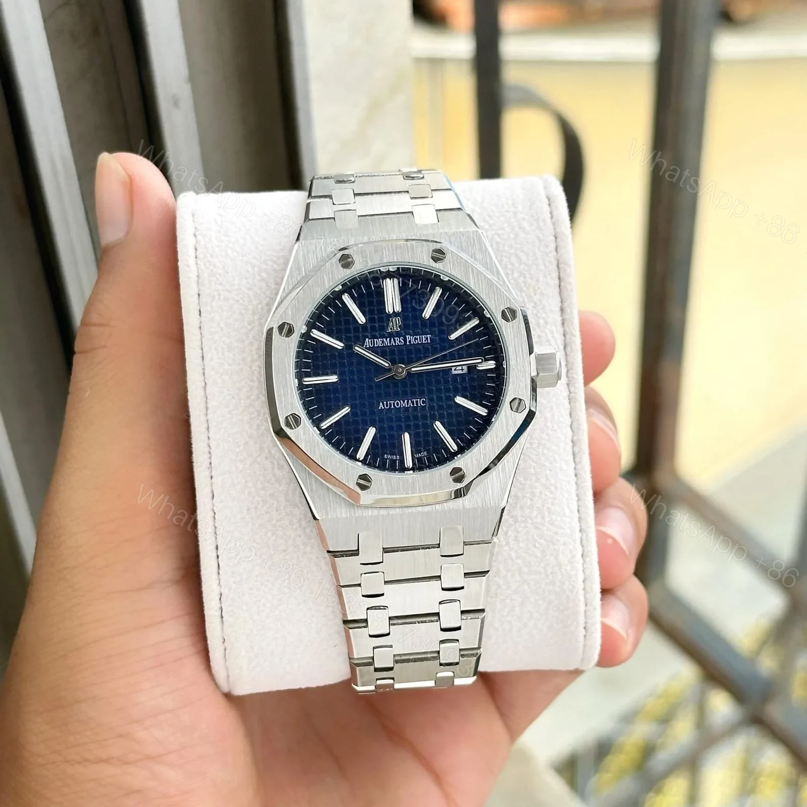 Audemars Piguet Royal Oak Silver Metal — view 1