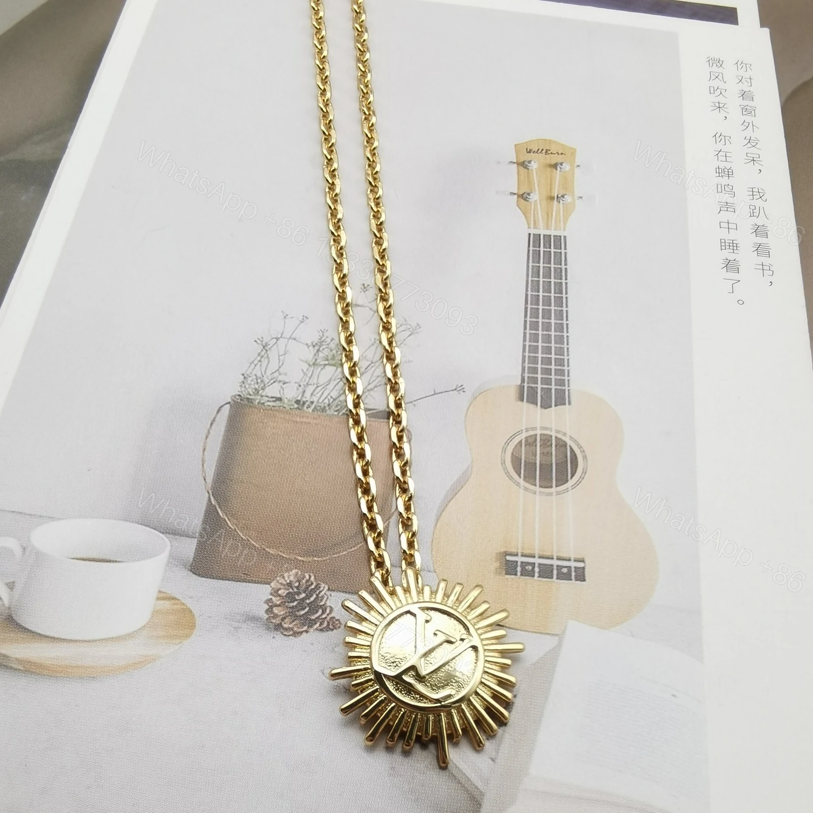 View 8 of EN – Lux LV Necklaces 068