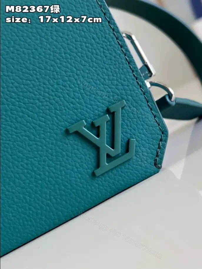 View 8 of LOUIS VUITTON FASTLINE WEARABLE WALLET – RRG070