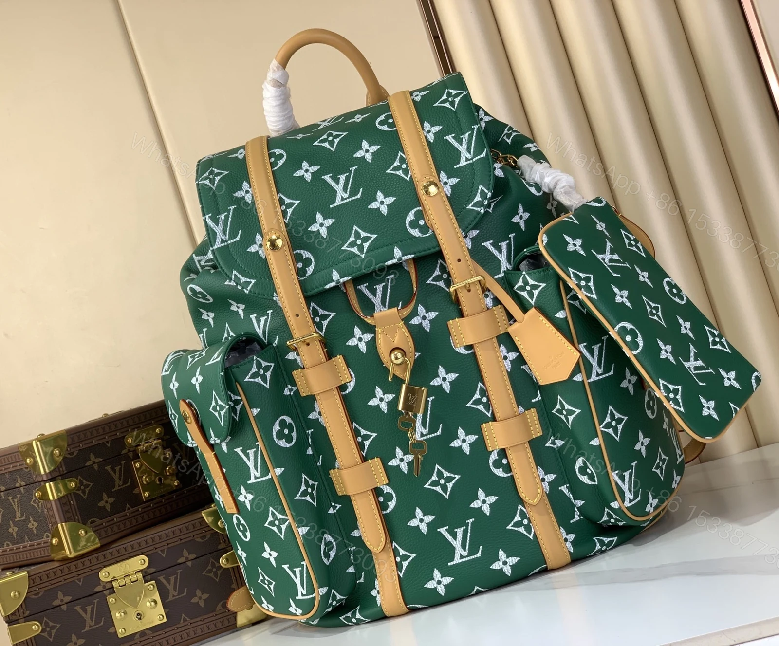 LV A貨 女款 後背包 绿色經典老花設計 多口袋大容量款 — view 1