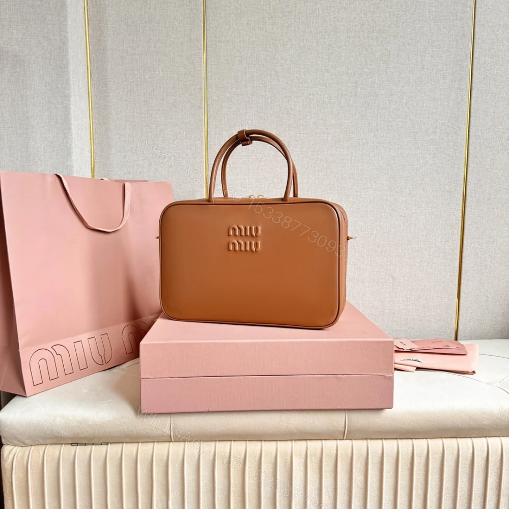 View 4 of 高仿miumiu*5BB17長肩帶公文包棕色免檢版