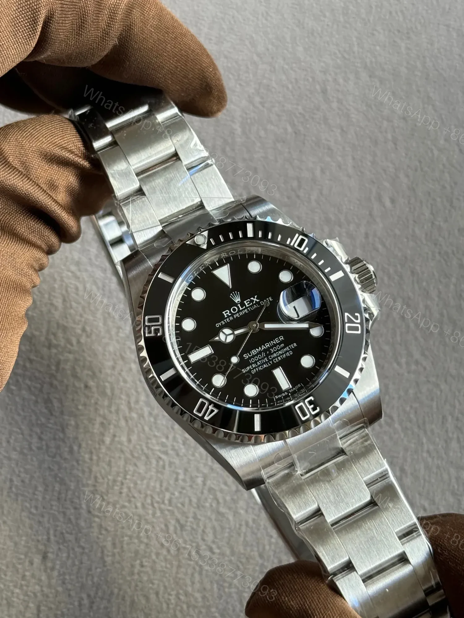 View 5 of Rolex Submariner Date 40mm