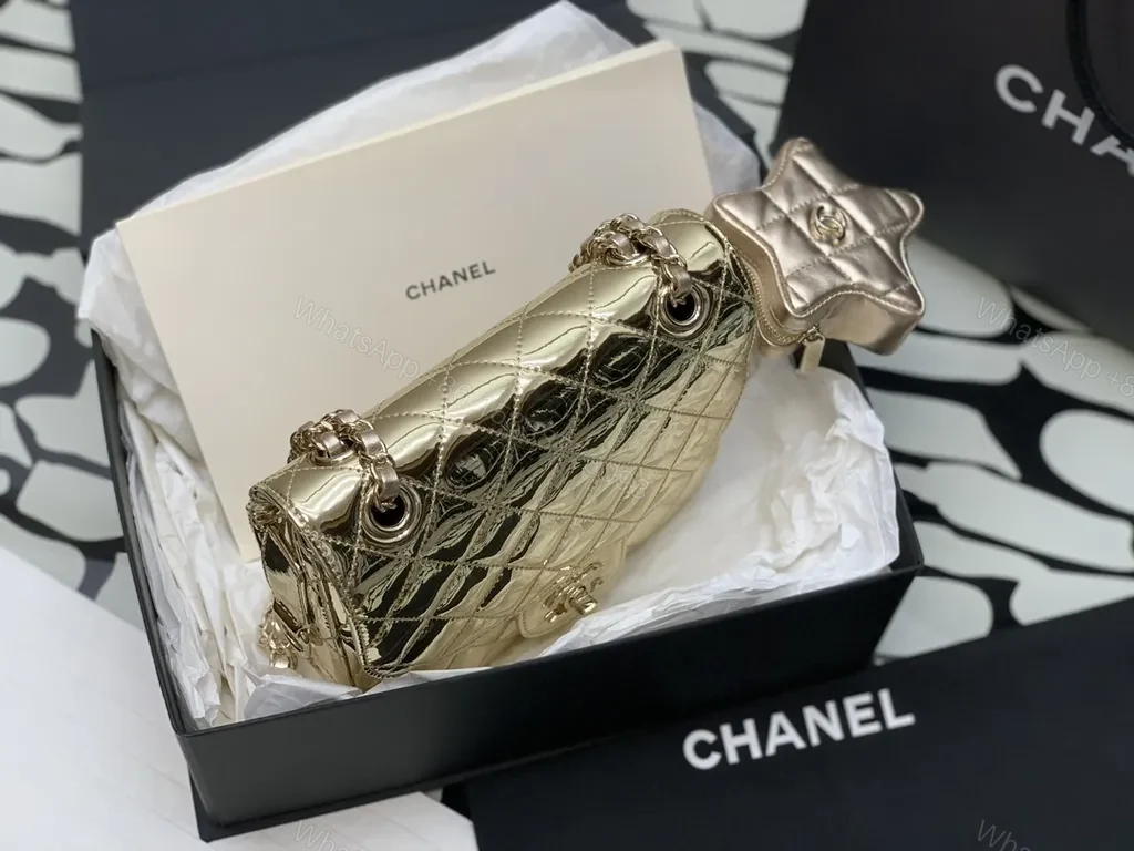 View 9 of Gold Quilted Elegance Handbag: Luxe Everyday Carry-All