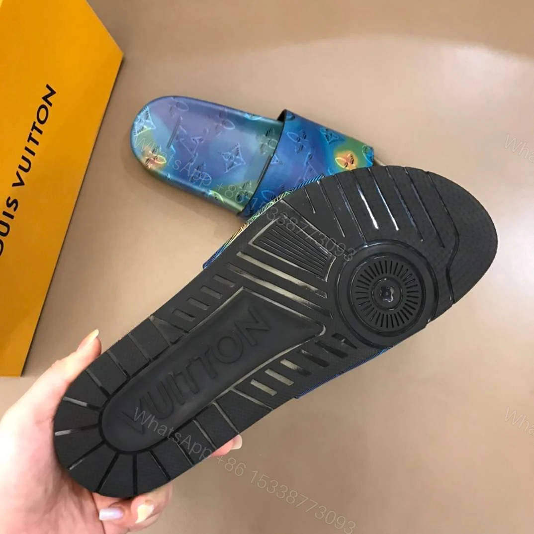 View 3 of LOUIS VUITTON MONOGRAM 3D EFFECT PRINT SLIDES – LVS44