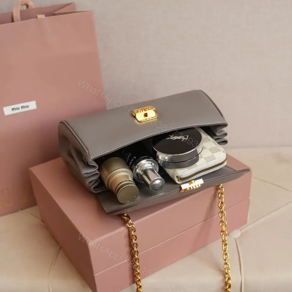 View 9 of 高仿miumiu*5BD266鏈條法棍包灰色免檢版