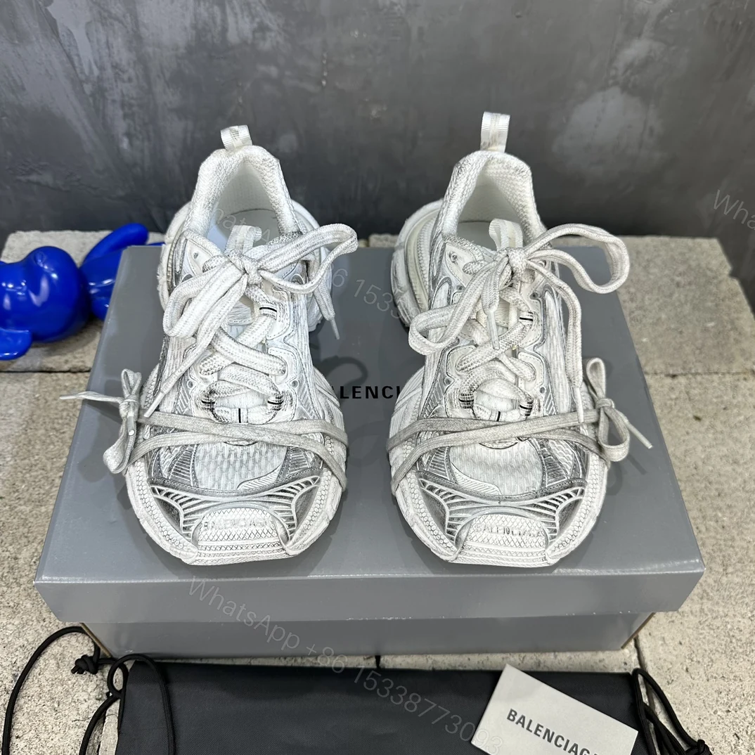 Balenciaga 高仿老爹鞋純白全色系簡約風穿搭必備款 — view 1