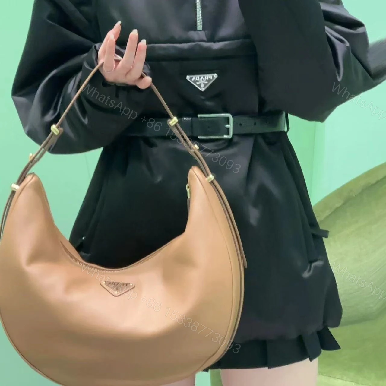 View 13 of 高仿Prada*Moon手袋系列1BC212大號焦糖色免檢版