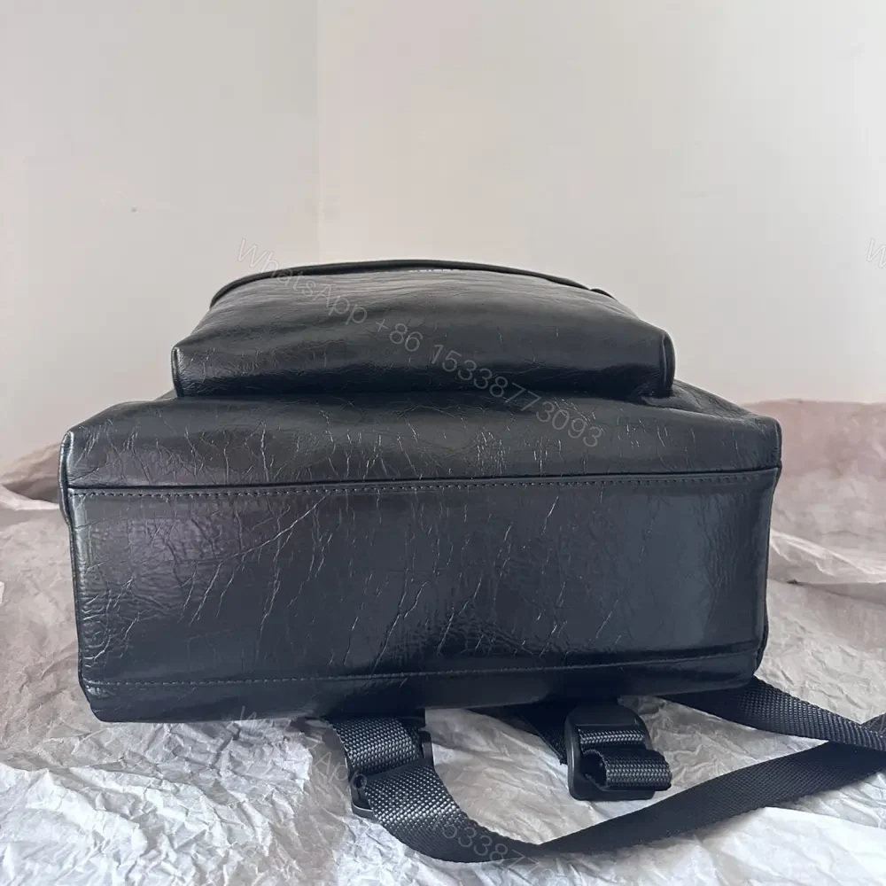View 8 of 高仿BalenciagaExplorer系列小羊皮雙肩包S