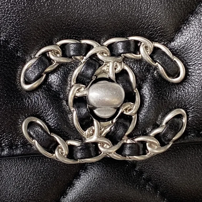 View 7 of Chanel-Inspired Quilted Leather Shoulder Bag: Modern Luxury