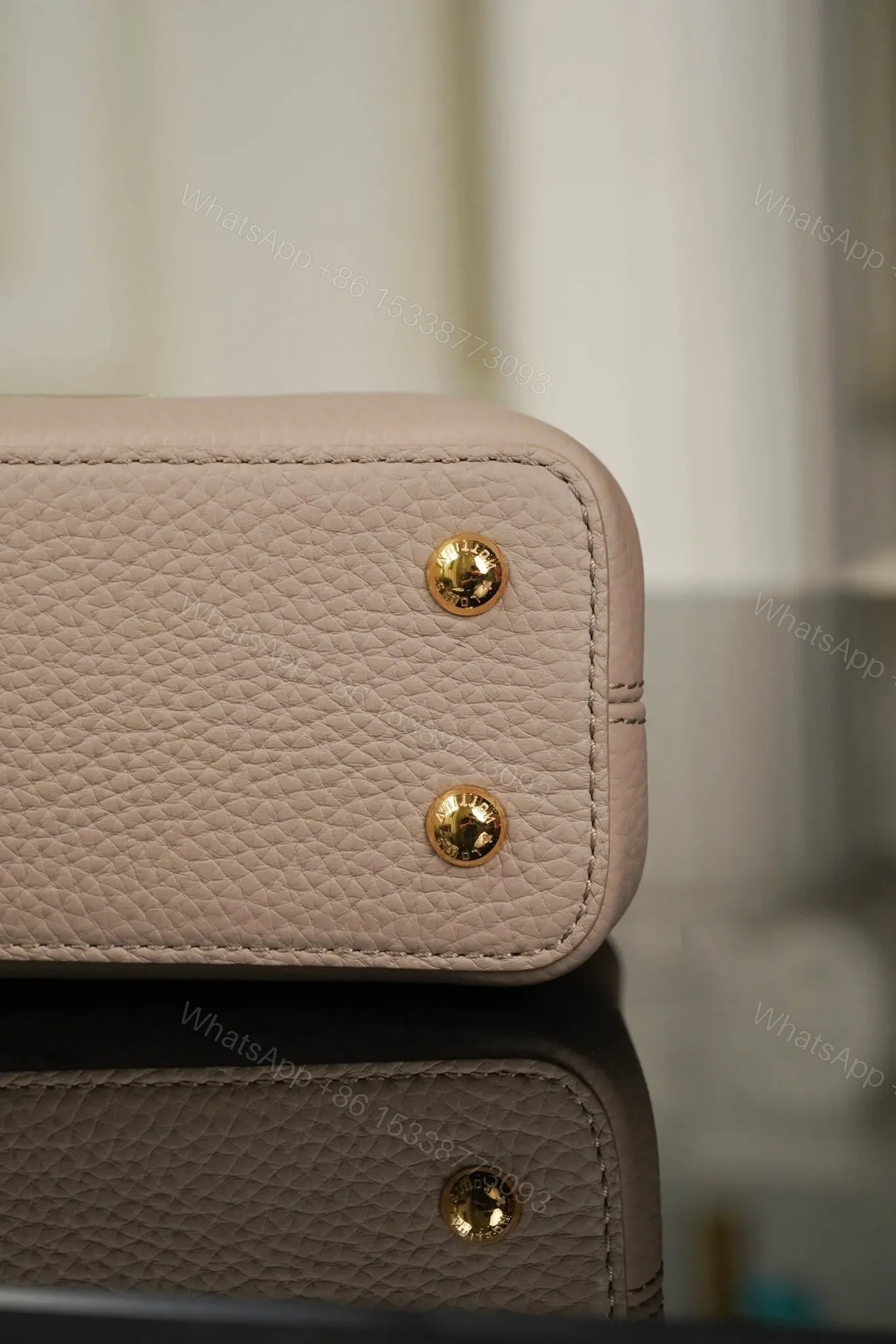 Louis Vuitton Capucines — view 2