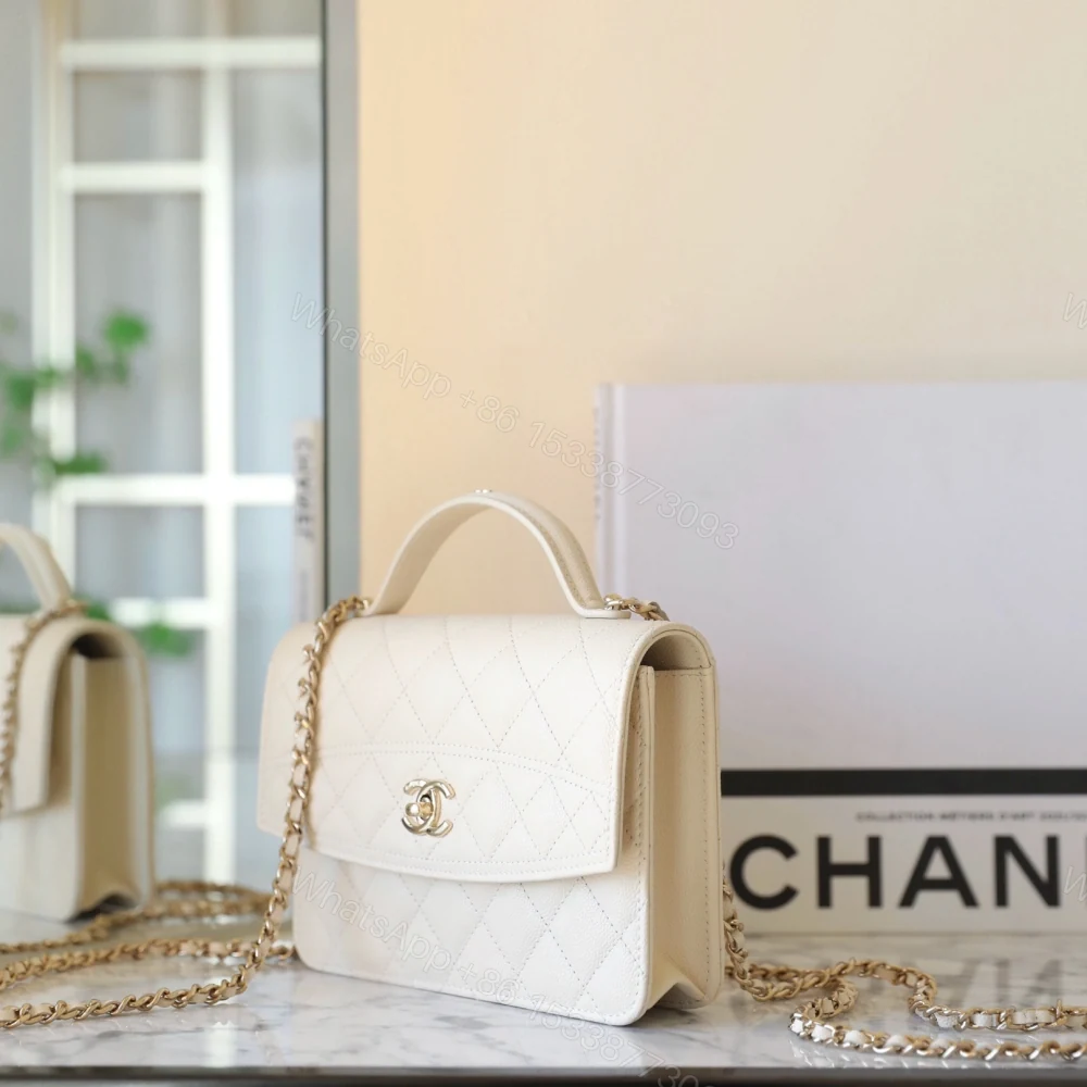View 4 of 高仿Chanel*25C系列AS4406小球紋牛皮郵差包白色免檢版