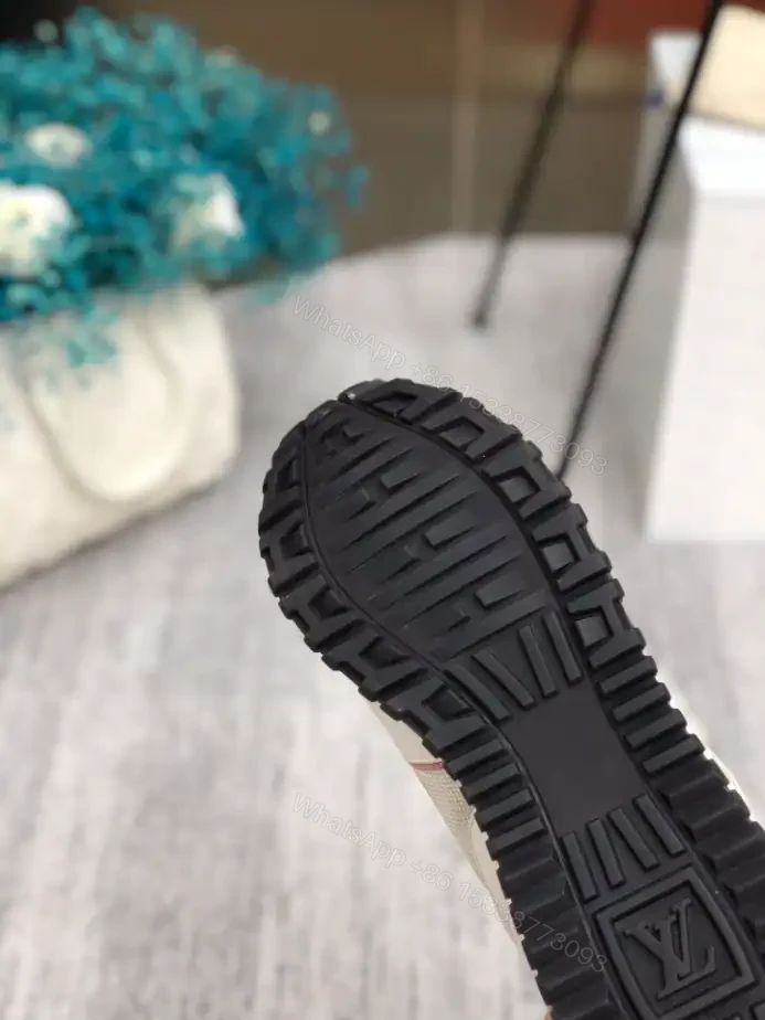 View 5 of LV RUN AWAY SNEAKER – LSVM059