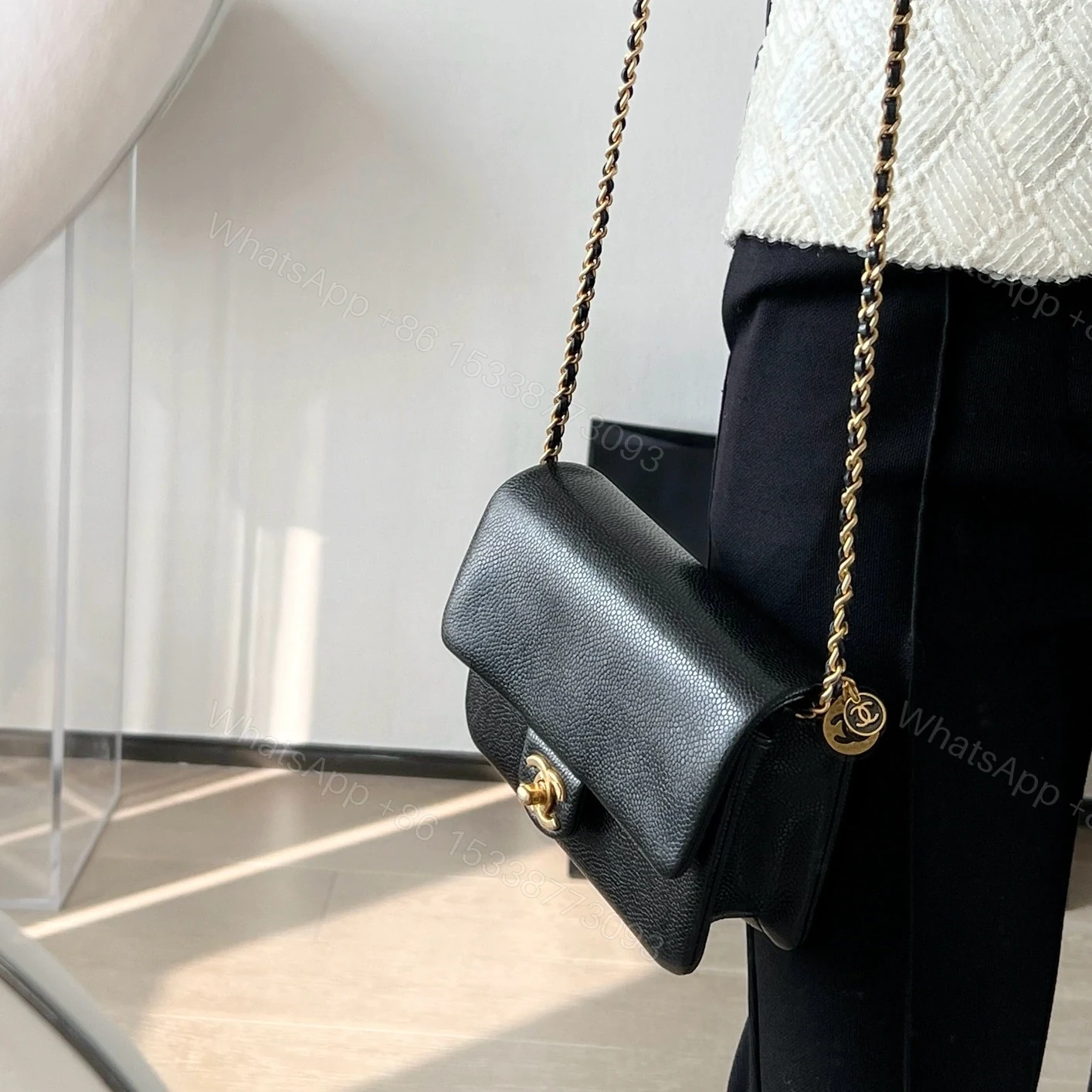 View 13 of 高仿Chanel*24K系列AS5218迷你牛皮單肩包