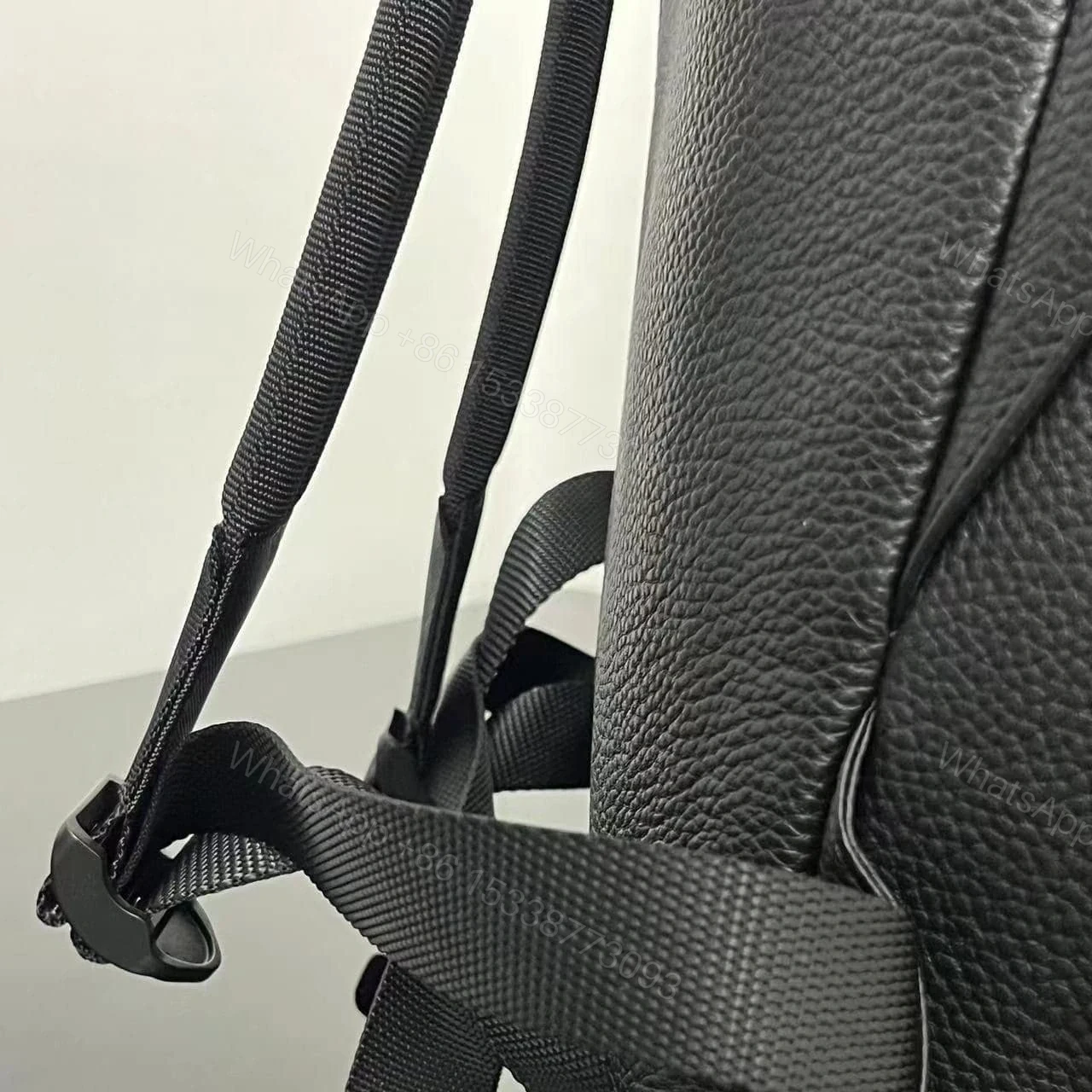 View 11 of 高仿BalenciagaExplorer系列小牛皮背包S