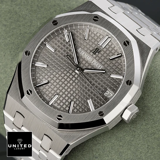 View 5 of Audemars Piguet Royal Oak 15500ST.OO.1220ST.02 Replica