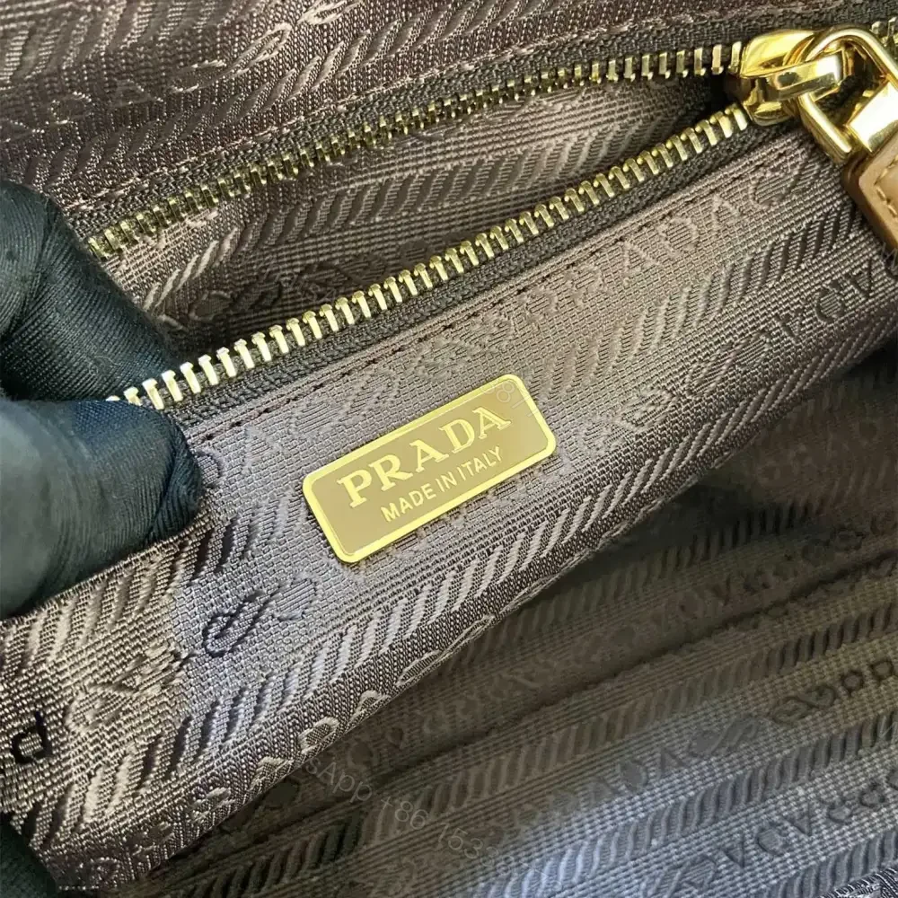 View 9 of 高仿Prada*RE-Nylon系列1BB27手提單肩包中號焦糖色免檢版