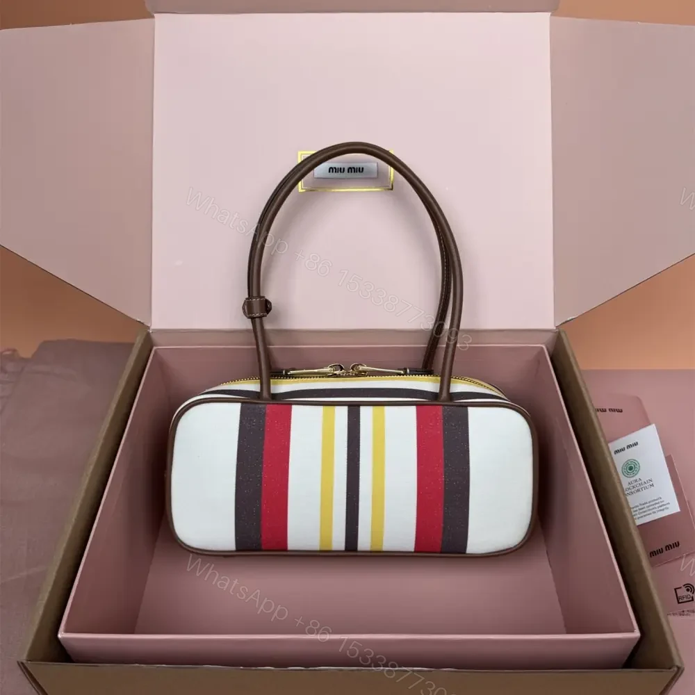 View 2 of 高仿miumiu*Beau系列5BB173牛皮帆布手提包米棕色免檢版